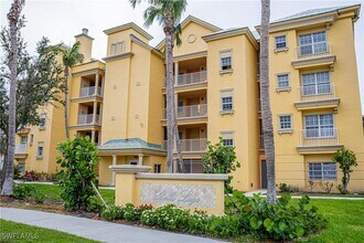 7401 Bella Lago Dr in Fort Myers Beach, FL - Building Photo - Building Photo