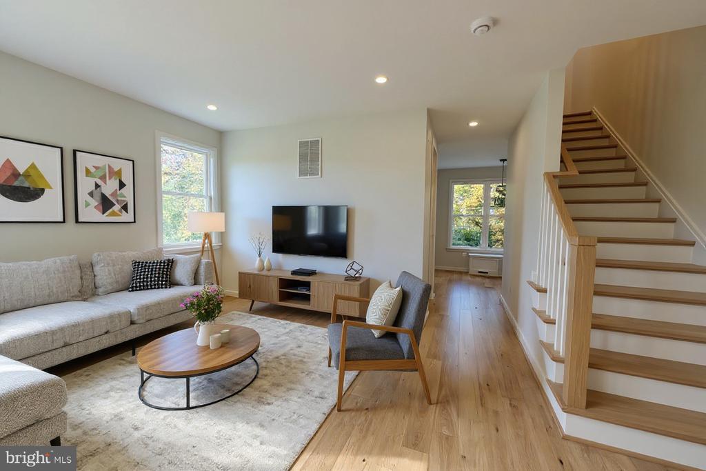 635 Upland Pl in Alexandria, VA - Building Photo