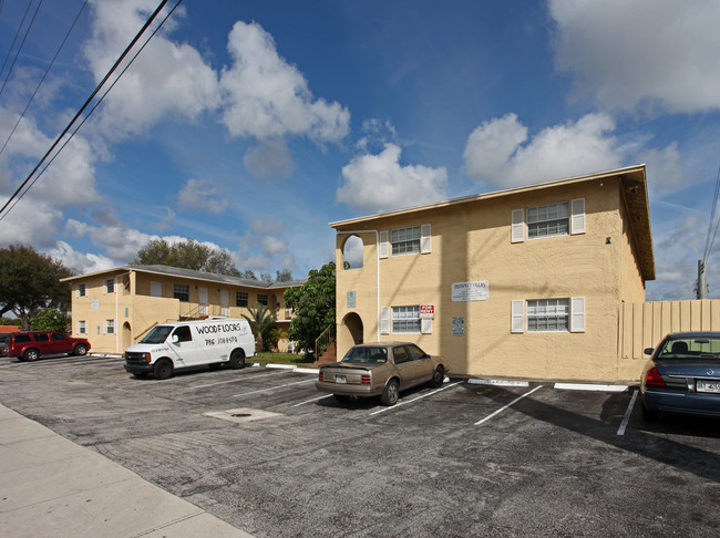 Prospect Villas in Fort Lauderdale, FL - Building Photo - Building Photo