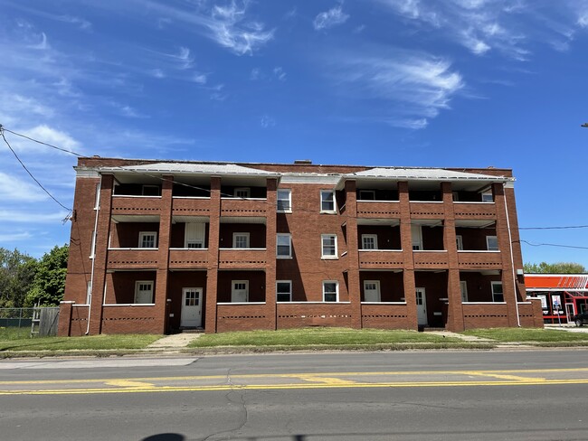 West End Place Apartments in Ashtabula, OH - Building Photo - Building Photo