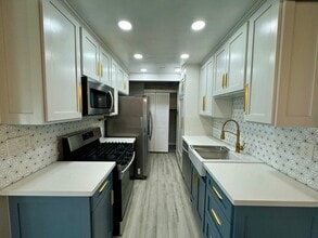 904 S Mountain Ave in Ontario, CA - Building Photo - Building Photo