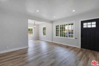 713 W 118th St in Los Angeles, CA - Building Photo - Building Photo