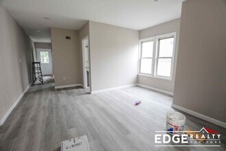 66 Quint Ave, Unit 1 in Boston, MA - Foto de edificio - Building Photo