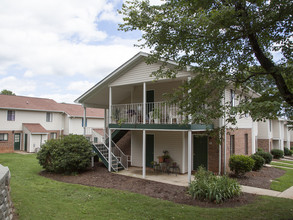 Mountain Wood Apartments in Taylorsville, NC - Building Photo - Building Photo