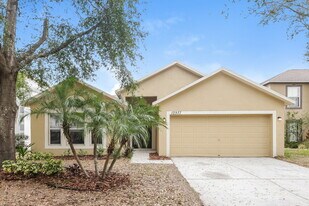 12937 Lake Vista Dr in Gibsonton, FL - Building Photo