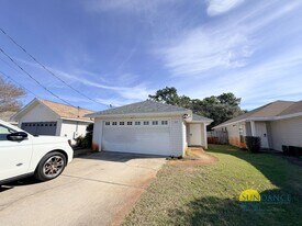 22 2nd St in Shalimar, FL - Building Photo