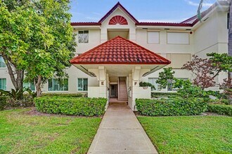 107 Half Moon Cir in Hypoluxo, FL - Building Photo - Building Photo