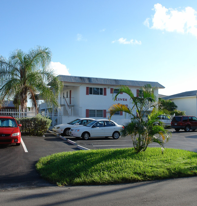 Riverbend Apartments in Fort Lauderdale, FL - Building Photo - Building Photo