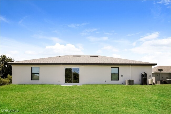 3704 25th St SW in Lehigh Acres, FL - Building Photo - Building Photo