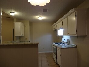 13716 Sablecrest Dr in Houston, TX - Building Photo - Building Photo