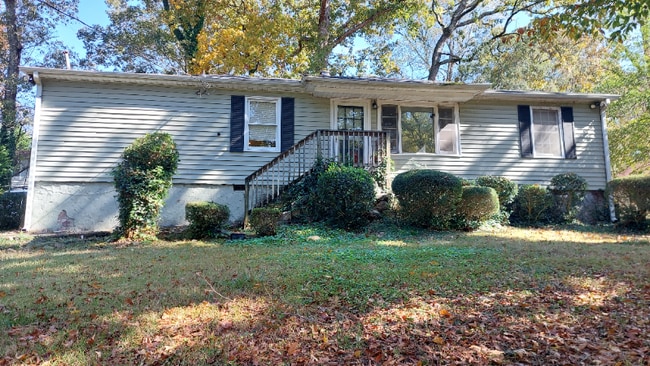 property at 6011 Blackhawk Ct SE