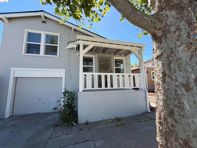 property at 1225 Pine St