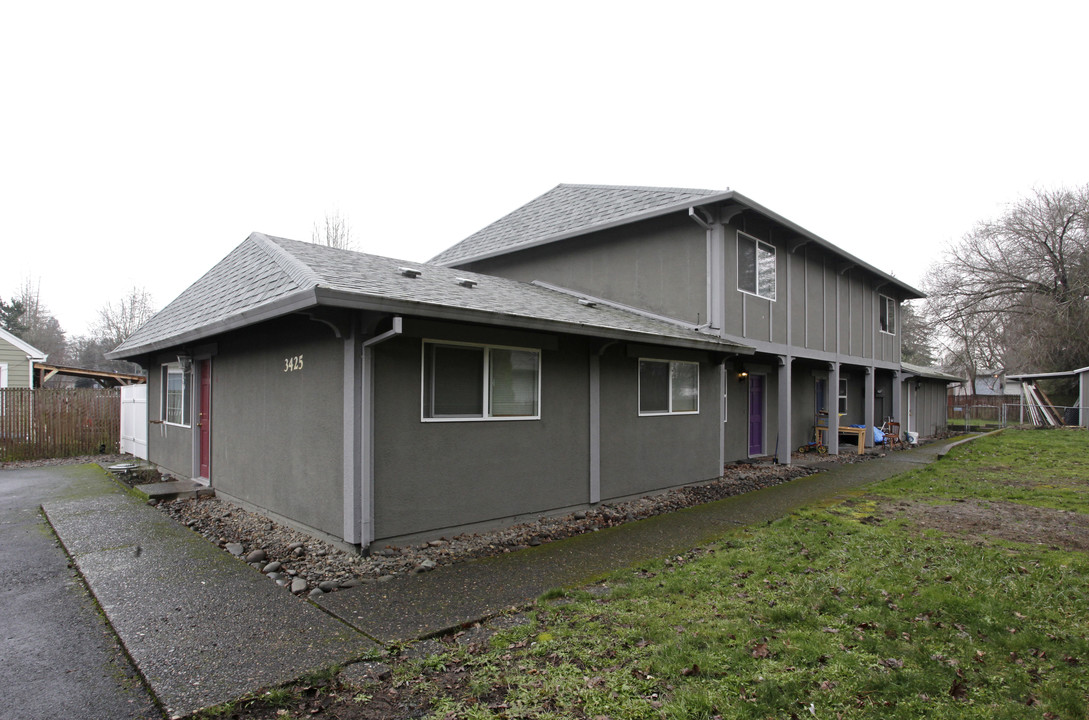 3425 SW 178th Ave in Beaverton, OR - Building Photo