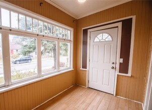 2061 Queen St in Regina, SK - Building Photo - Building Photo