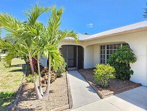 492 E Shade Dr in Venice, FL - Building Photo - Building Photo