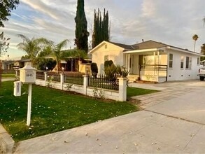 3647 Elliotta Dr in Riverside, CA - Foto de edificio - Building Photo