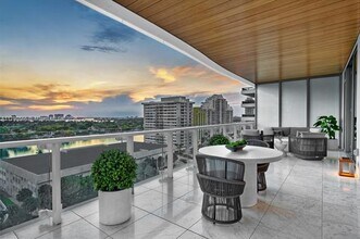 460 NE 28th St, Unit 3007 in Miami, FL - Building Photo - Building Photo
