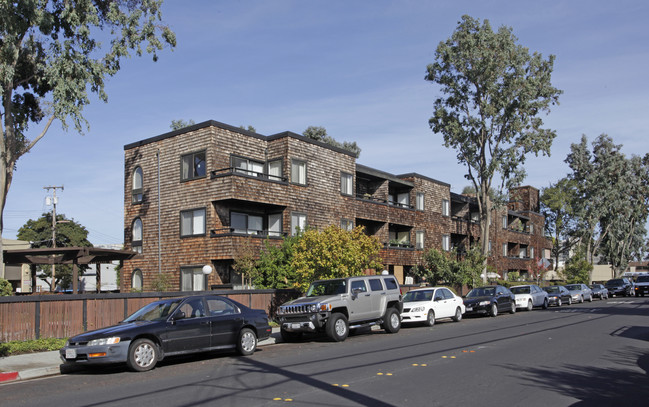 Redwood City Commons Apartments