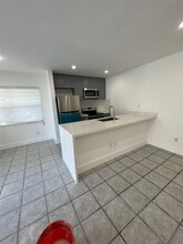 2191 NE 167th St in North Miami Beach, FL - Building Photo - Building Photo