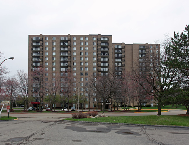 North Park Place Apartments in Southfield, MI - Building Photo - Building Photo