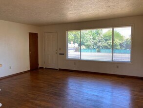 1280-1290 W 24th Ave in Eugene, OR - Building Photo - Building Photo