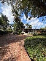 5877 SW 123rd Ave in Miami, FL - Building Photo