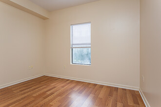 College Park Apartments - 4 Bedroom only! in Baton Rouge, LA - Foto de edificio - Interior Photo