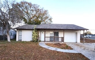 7321 Exemplar Dr in New Port Richey, FL - Building Photo