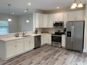 94 Hospital Ave in Danbury, CT - Building Photo - Building Photo