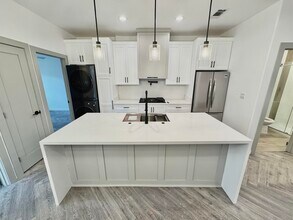 2643 Summerchase Ave in Rosamond, CA - Building Photo - Building Photo