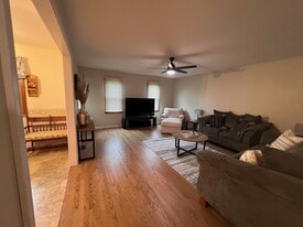 6 Gail Dr in Vincennes, IN - Building Photo