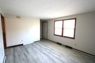 21 Moore Ave in Franklin, MA - Building Photo - Building Photo