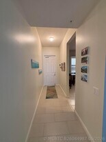 29 Harbour Isle Dr W in Fort Pierce, FL - Building Photo