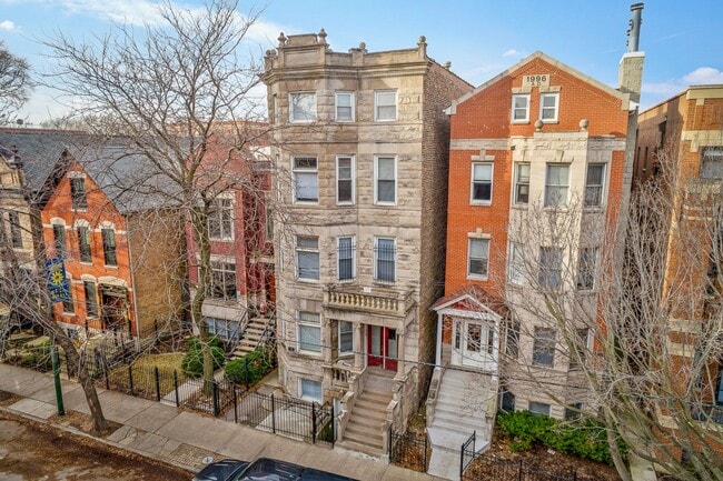 2318 N Southport Ave, Unit 2318-3R, Unit 2318-3R