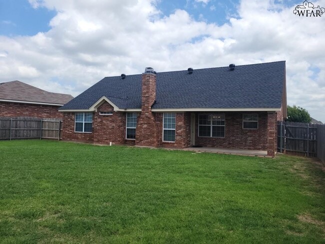5031 Cy Young Dr in Wichita Falls, TX - Building Photo - Building Photo