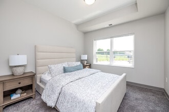 1200 Jade Apartments in Clear Lake, IA - Foto de edificio - Interior Photo