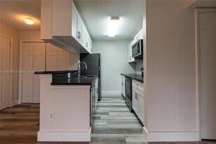 4321 W McNab Rd in Pompano Beach, FL - Building Photo
