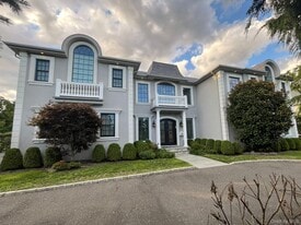 302 Hewlett Neck Rd in Woodmere, NY - Building Photo