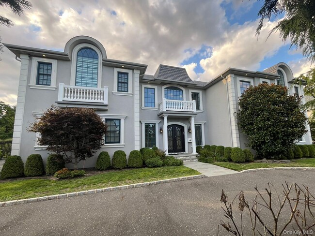 property at 302 Hewlett Neck Rd