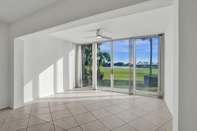 169 Atlantis Blvd, Unit A in Atlantis, FL - Building Photo - Building Photo