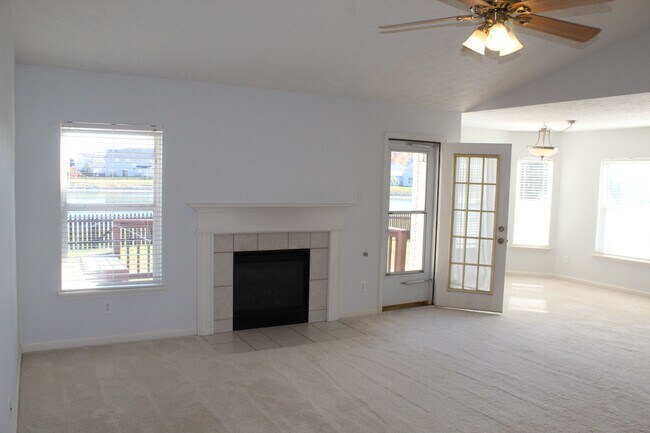 920 Maple Lake Way in Brownsburg, IN - Building Photo - Building Photo