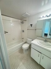 5705 SW 72nd Ave in Miami, FL - Building Photo - Building Photo