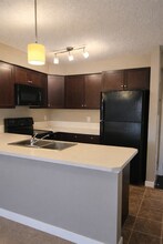 3715 Whitelaw Ln NW in Edmonton, AB - Building Photo - Building Photo