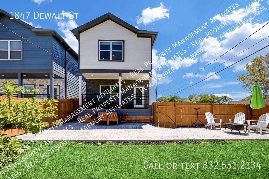 1847 Dewalt St in Houston, TX - Building Photo