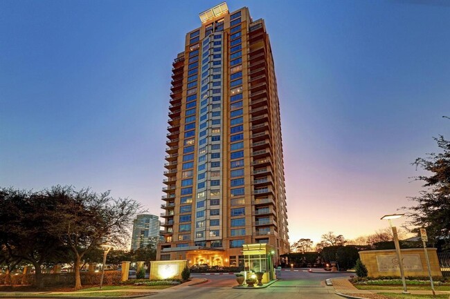 1100 Uptown Park Blvd in Houston, TX - Building Photo - Building Photo