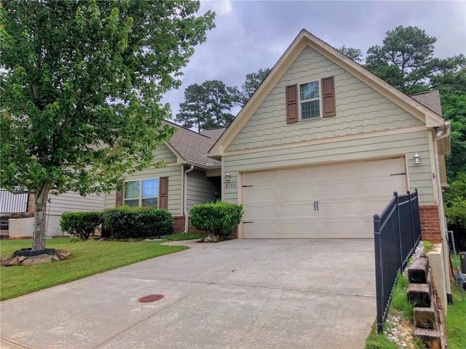 4780 Lost Creek Dr in Gainesville, GA - Building Photo