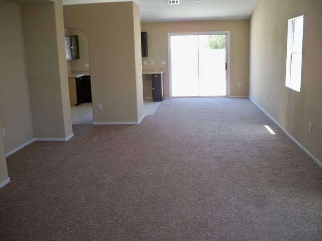 504 Count Ave in North Las Vegas, NV - Building Photo - Building Photo