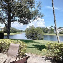 647 Castle Dr in Palm Beach Gardens, FL - Building Photo - Building Photo