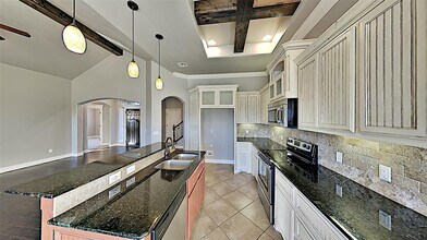 1612 NW 157th Cir in Edmond, OK - Foto de edificio - Building Photo