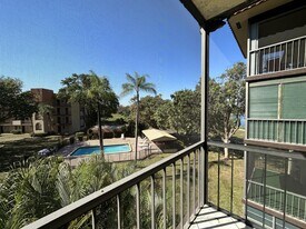 4158 Inverrary Dr in Lauderhill, FL - Building Photo
